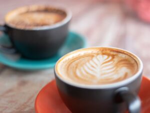 2つのコーヒーカップ